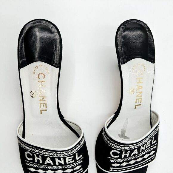 Chanel Sandals Mules Embroidered Slides Low Heels Eu 39, US 8-8.5 - Picture 9 of 14